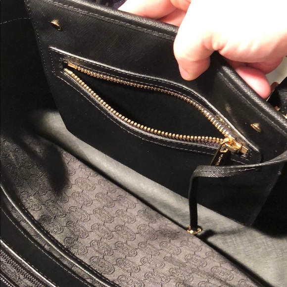 Michael Korea’s Jet Set purse - Picture 8 of 8